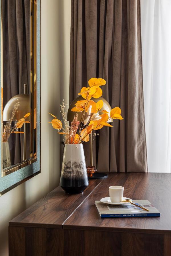 Bagheera'S Den Villa Bucureşti Ngoại thất bức ảnh
